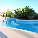 Victoria Garden מלון דירות