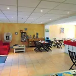 מלון דירות Victoria Garden 3*