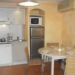Victoria Garden מלון דירות 3*
