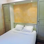 מלון דירות Victoria Garden 3*