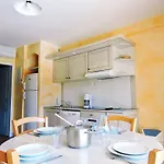 מלון דירות Victoria Garden 3*