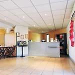 מלון דירות Victoria Garden 3*