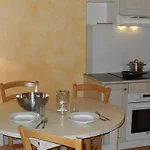 מלון דירות Victoria Garden 3*