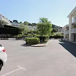 מלון דירות Victoria Garden 3*