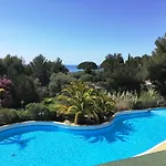 Victoria Garden מלון דירות 3*