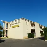 מלון דירות Victoria Garden 3*