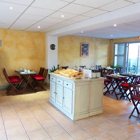 Victoria Garden Aparthotel 3*