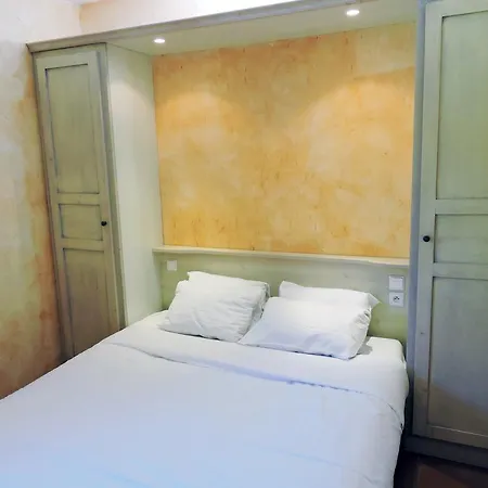 Ξενοδοχείο με διαμερίσματα Victoria Garden 3*