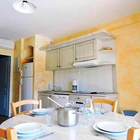 Ξενοδοχείο με διαμερίσματα Victoria Garden 3*