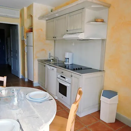 Ξενοδοχείο με διαμερίσματα Victoria Garden 3*