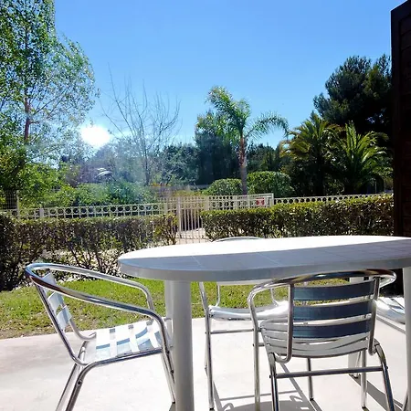 Ξενοδοχείο με διαμερίσματα Victoria Garden 3*