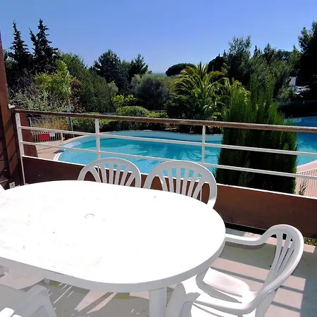 Ξενοδοχείο με διαμερίσματα Victoria Garden 3*